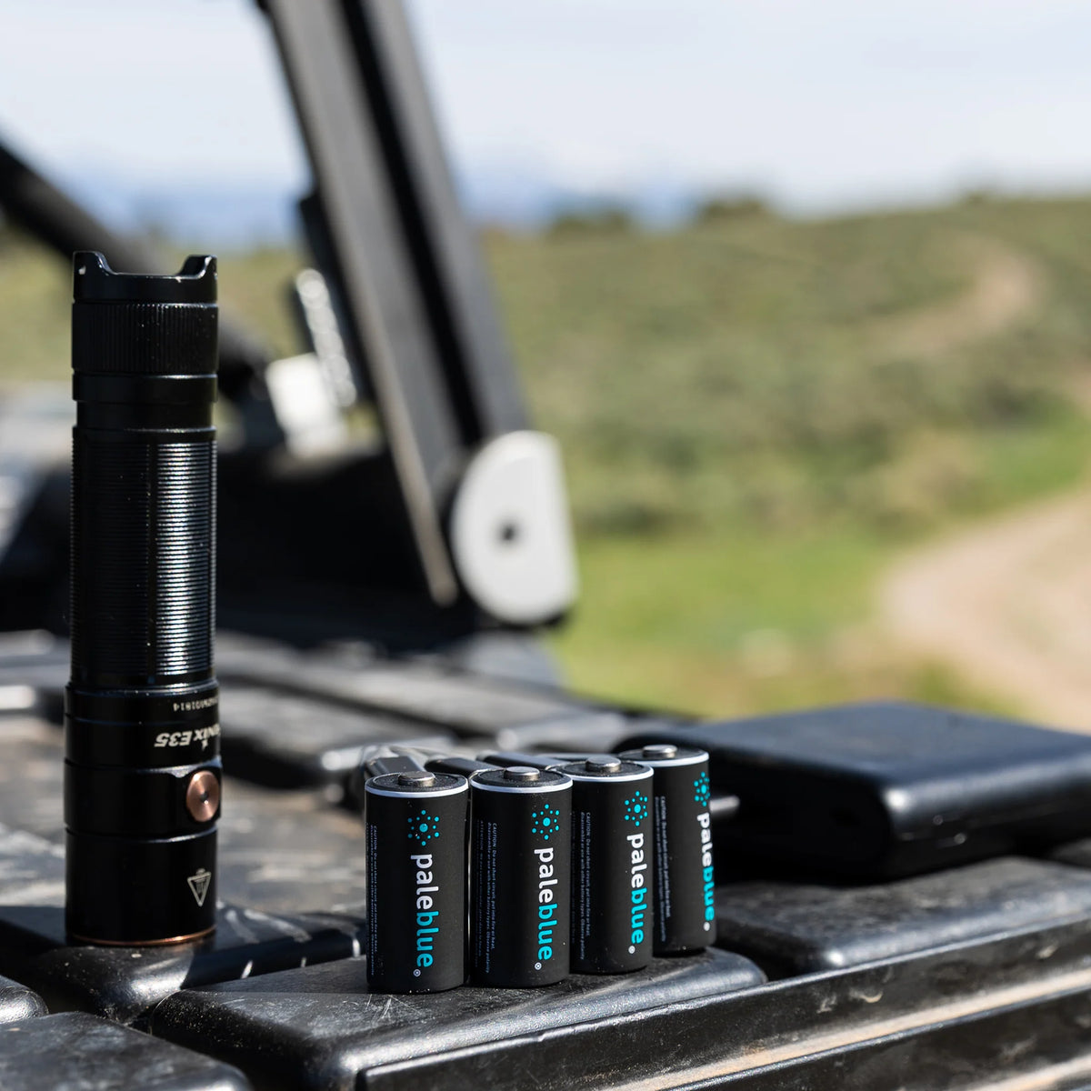 Lot de 8 piles rechargeables CR123A avec chargeur, piles au lithium JESSPOW  RCR123A [750 mAh 3,7 V] pour appareils photo Arlo